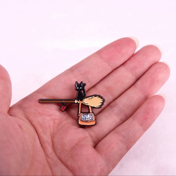 $3 WITCH CAT PIN BROOCH. ENAMEL METAL. NEW. $3 IF BUNDLED - Picture 3 of 16